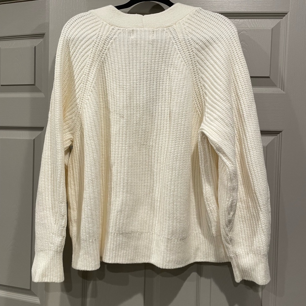 Old Navy Women's Ivory Button-Up Cardigan - Picture 8 of 8